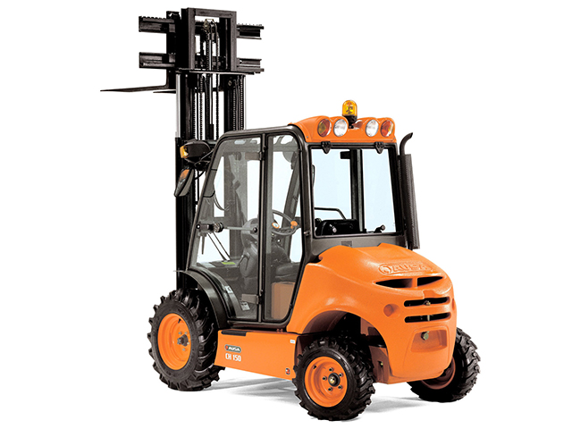 4駆フォークリフト AUSA C150H×4